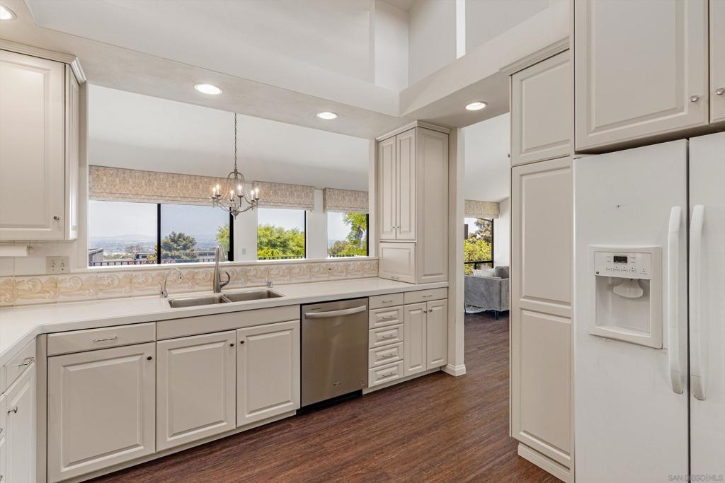 6667 La Jolla Scenic Drive South - photo 15