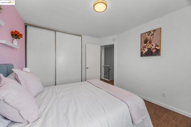 21564 Meekland ave, Hayward CA: https://media.crmls.org/mediaz/98a9d8f0-fff1-4855-8614-026a222364bd.jpg