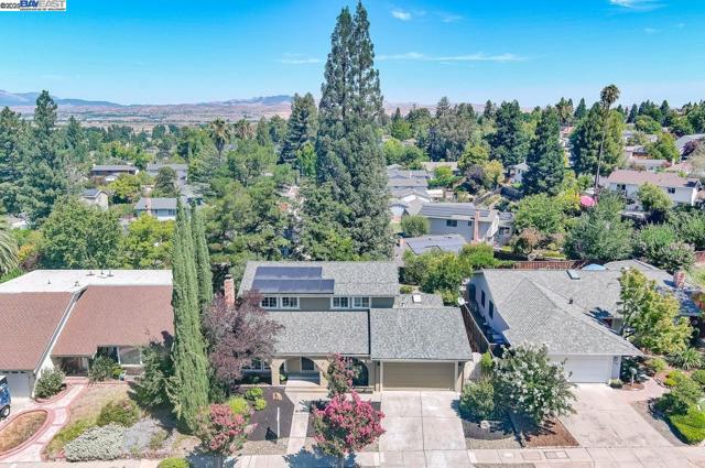 954 Crellin Rd, Pleasanton CA: https://media.crmls.org/mediaz/98a9d916-555c-47d7-88d9-af0100d92fad.jpg