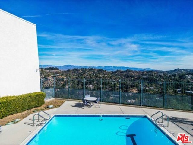 10221 Briarwood Drive, Los Angeles CA: https://media.crmls.org/mediaz/98ab2004-681f-41aa-b4cf-12d4b1f05ac6.jpg