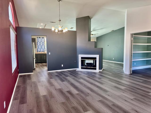 14 LIVING ROOM