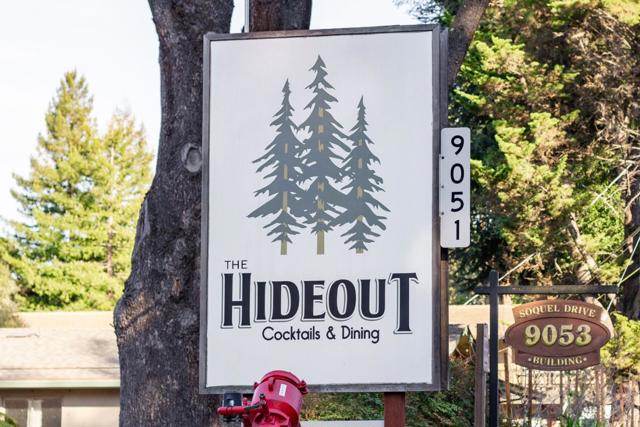 121 Aptos Village Way, Aptos CA: https://media.crmls.org/mediaz/98ab3c8b-43ff-4c52-a984-413018b04d74.jpg