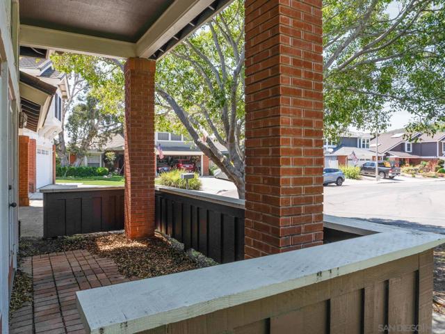 13810 Riverhead Ct, San Diego CA: https://media.crmls.org/mediaz/98ac9451-c50a-4ebf-abb7-c4f80359fdc5.jpg