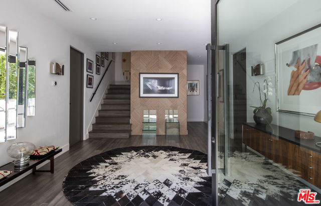 8145 Willow Glen Road, Los Angeles CA: https://media.crmls.org/mediaz/98acb635-4910-4533-be3d-24f4fa35d68f.jpg