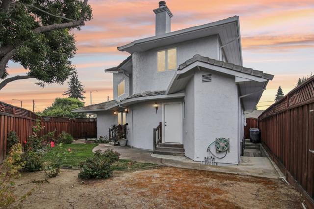 495 Lincoln Avenue, Sunnyvale CA: https://media.crmls.org/mediaz/98acbd82-bbd9-4f06-9772-d92b604be830.jpg