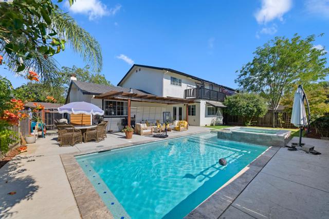 711 Catalina Drive, Livermore CA: https://media.crmls.org/mediaz/98ad6bc0-22c2-437c-bd7a-b97b4b1910c3.jpg
