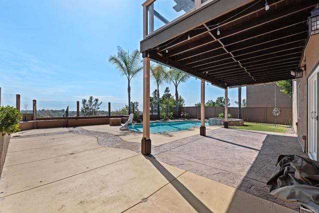 858 Via Barquero, San Marcos CA: https://media.crmls.org/mediaz/98ae5b9b-9c2e-4b14-a5de-b9b52e5ed371.jpg