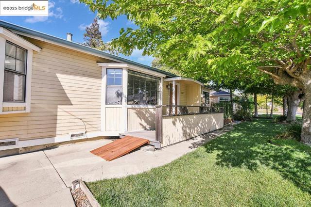 5071 Bonwell Drive, Concord CA: https://media.crmls.org/mediaz/98ae800c-e6ed-4cda-86ec-f0c3ea7ab4dd.jpg