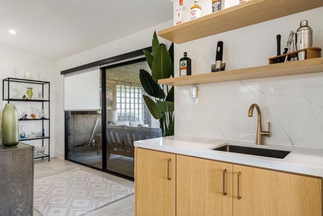 99 Camino Arroyo Place, Palm Desert CA: https://media.crmls.org/mediaz/98aec4b9-74bb-48c6-9302-3a130e6d2bea.jpg