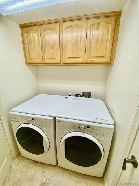 1326 Caminito Arriata, La Jolla CA: https://media.crmls.org/mediaz/98aeea44-8966-4e24-83ee-2ac84e63c56e.jpg