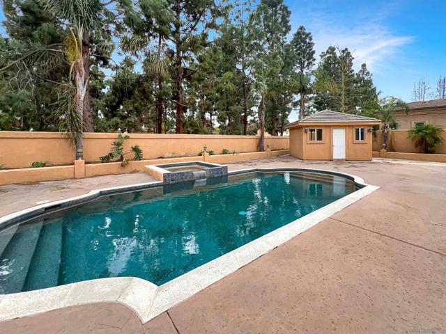 1128 Mansiones Ln, Chula Vista CA: https://media.crmls.org/mediaz/98af32ff-7afd-4432-9bf5-615e6235982c.jpg