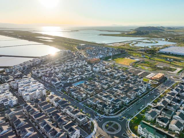 37256 Sand Bar Place, Newark CA: https://media.crmls.org/mediaz/98af63c5-bfc9-4ea7-b020-c36f6372fef5.jpg