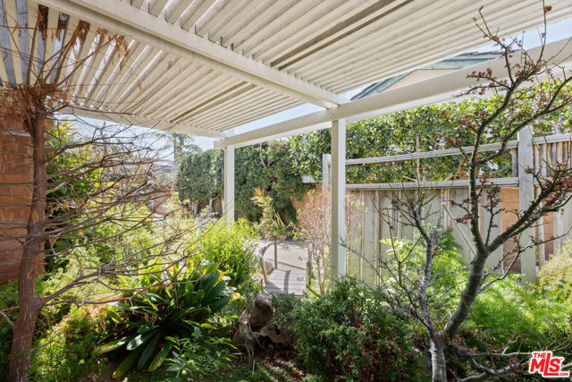 17992 Huntington Circle, Villa Park CA: https://media.crmls.org/mediaz/98af9701-ea01-4132-a0fe-0cc2cf79896c.jpg