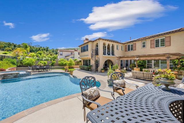 2776 Vistamonte Glen,  CA: https://media.crmls.org/mediaz/98b11e7b-ef7d-4409-8b0a-9ded9b486d91.jpg