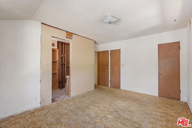 21014 Baltar Street photo 7