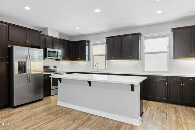 623 W Foothill Boulevard, Glendora CA: https://media.crmls.org/mediaz/98b2002c-405f-46a6-a207-ae3123a9e34f.jpg