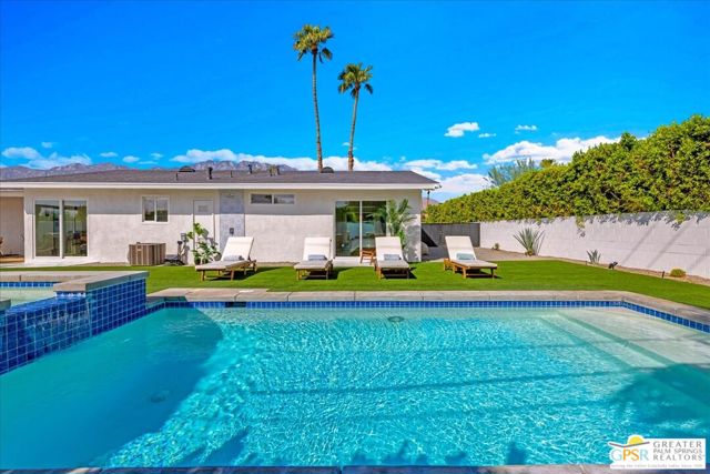 2002 N Whitewater Club Drive, Palm Springs, CA 92262