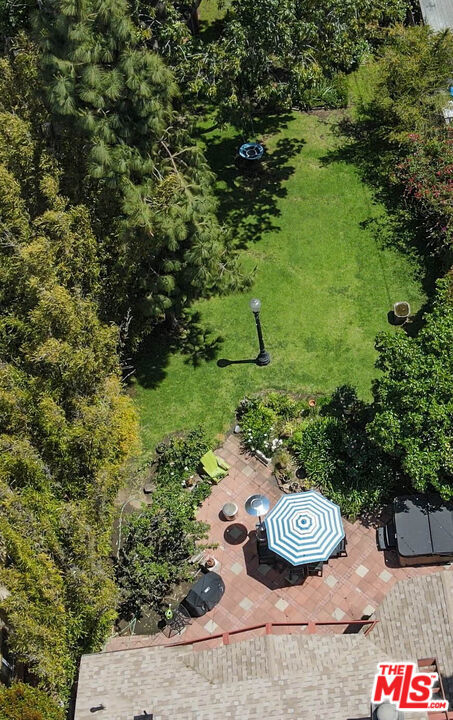 11136 Lucerne Avenue, Culver City CA: https://media.crmls.org/mediaz/98b28e3a-f5b1-46d4-b08a-fd73c42e449e.jpg