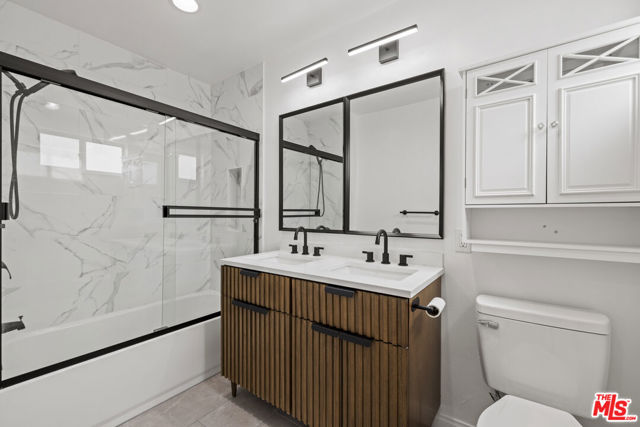 10914 Mcvine Avenue, Sunland CA: https://media.crmls.org/mediaz/98b2fed5-fdab-44f0-b279-cd1559363318.jpg