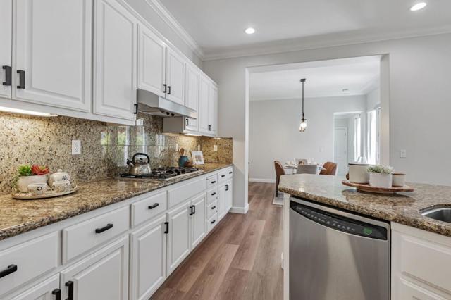 841 E River Parkway, Santa Clara CA: https://media.crmls.org/mediaz/98b38168-9170-4115-8103-9bccd0c73cd2.jpg