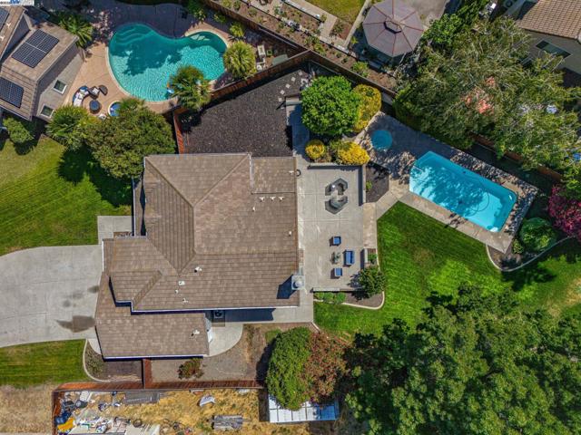 96 Trixie Dr, Livermore CA: https://media.crmls.org/mediaz/98b4540a-ecac-440d-80ae-1b15acab00c9.jpg
