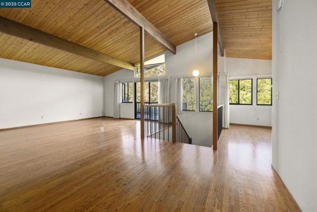1383 Alvarado Rd, Berkeley CA: https://media.crmls.org/mediaz/98b46848-ee70-474b-a6c0-bd05d18b7ac0.jpg
