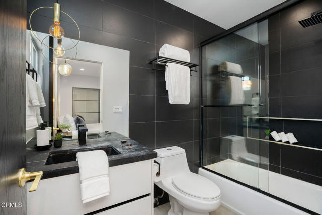 5622 Natick Avenue, Sherman Oaks CA: https://media.crmls.org/mediaz/98b499e1-2de8-47f8-86a8-7a3fa027f1b2.jpg