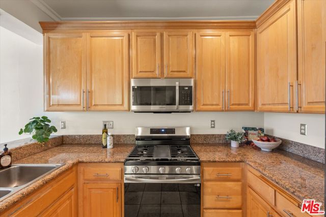 4360 Ventura Canyon Avenue, 7 photo 5