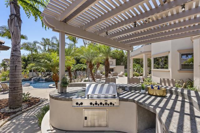617 Gage Drive, San Diego CA: https://media.crmls.org/mediaz/98b56633-6607-45db-94d4-4fa2e02b6a34.jpg