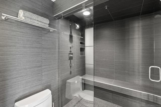 850 Beech St, San Diego CA: https://media.crmls.org/mediaz/98b5d654-0df8-4545-bad1-39eed485be79.jpg