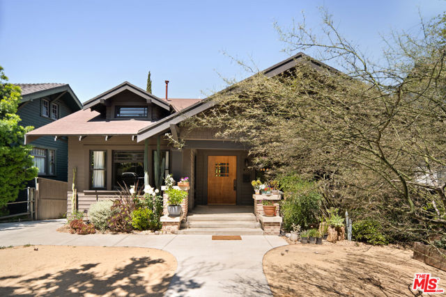 1421 Edgecliffe Drive, Los Angeles CA: https://media.crmls.org/mediaz/98b6144b-0ac3-47df-95c4-32458ca56bba.jpg