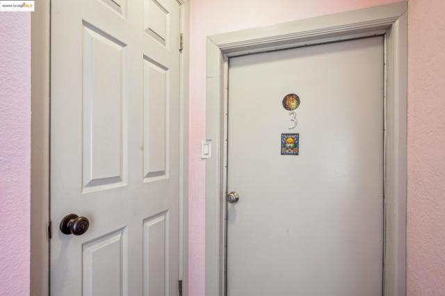 1820 International Blvd, Oakland CA: https://media.crmls.org/mediaz/98b618b8-bf30-4501-ad36-f8f60bc40230.jpg