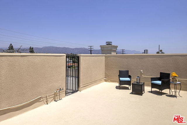 10630 Moorpark Street, North Hollywood CA: https://media.crmls.org/mediaz/98b69219-3954-40de-b7a9-e430fb2ba45b.jpg