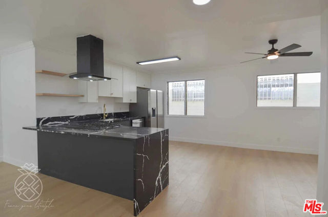 1247 Berkeley Street photo 8