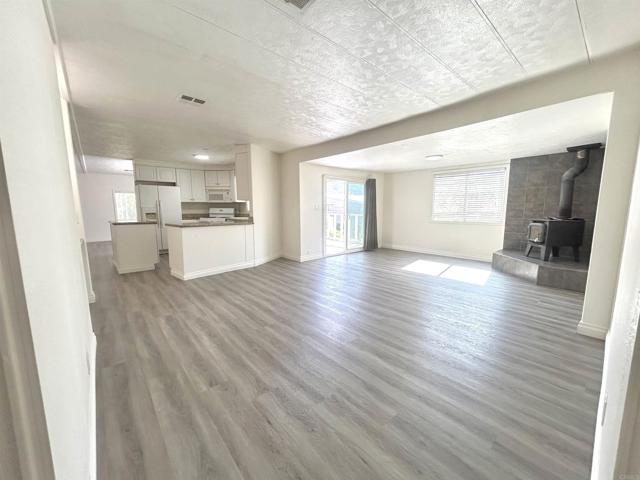 35109 Highway 79, Warner Springs CA: https://media.crmls.org/mediaz/98b72668-8ada-4635-8c84-814cc414c92c.jpg