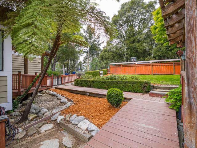 3040 Pacific Heights Drive, Aptos CA: https://media.crmls.org/mediaz/98b7cbd0-a037-4721-8bff-d9fbc7c3fc77.jpg