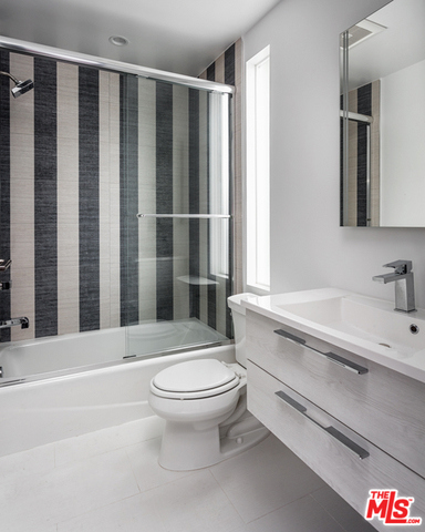 205 IRENA Avenue, Redondo Beach, California 90277, 5 Bedrooms Bedrooms, ,4 BathroomsBathrooms,Residential,Sold,IRENA,17275834