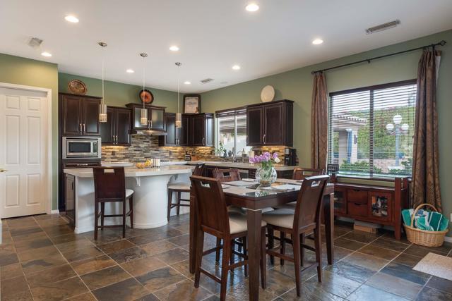69822 Camino Pacifico, Rancho Mirage CA: https://media.crmls.org/mediaz/98b8d93c-85f6-4f14-a217-1a7d11686e13.jpg