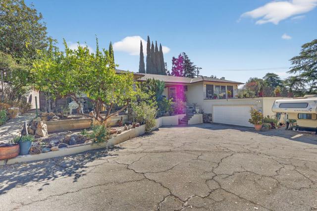 3992 Altadena Lane, San Jose CA: https://media.crmls.org/mediaz/98b8e354-86e0-4b4b-83d6-9d1310f75583.jpg