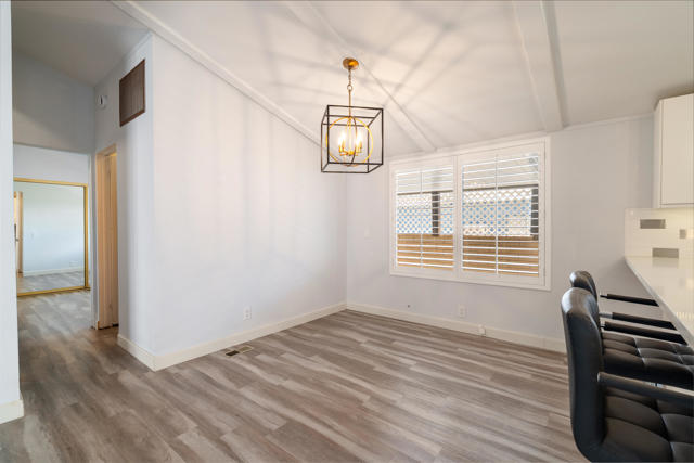 14 International Boulevard, Rancho Mirage CA: https://media.crmls.org/mediaz/98b911f2-5034-4ab5-98d9-19b048dc768e.jpg