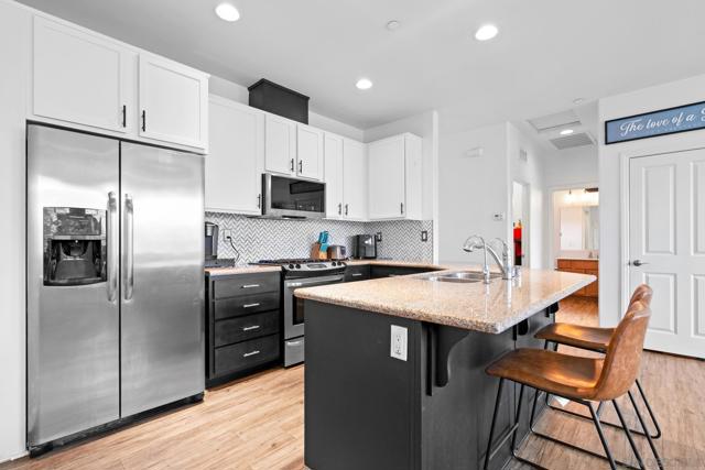 1344 Shoshone Falls Drive, Ramona CA: https://media.crmls.org/mediaz/98ba3ea1-83b7-4196-a49a-9f1c663119da.jpg