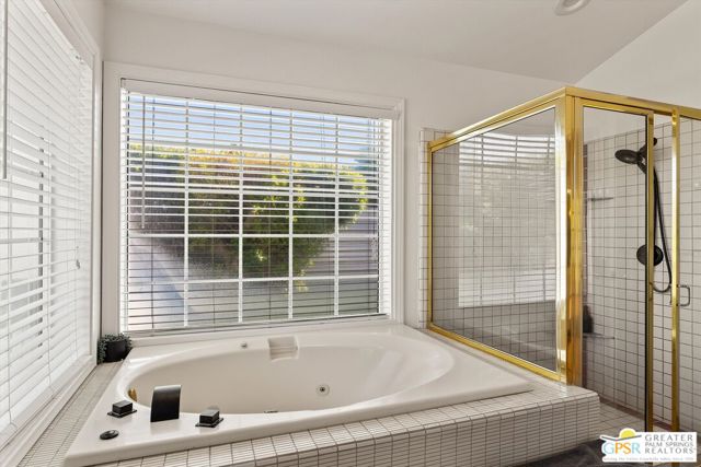 2880 E San Angelo Road, Palm Springs CA: https://media.crmls.org/mediaz/98ba823a-d709-4fc6-a8c0-45d00b44d043.jpg