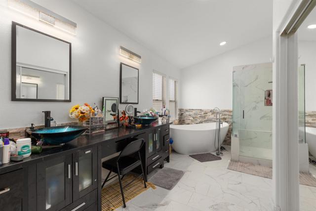 43075 Corte Fresca, Temecula CA: https://media.crmls.org/mediaz/98ba8331-8248-43c9-af73-1bf25d745457.jpg