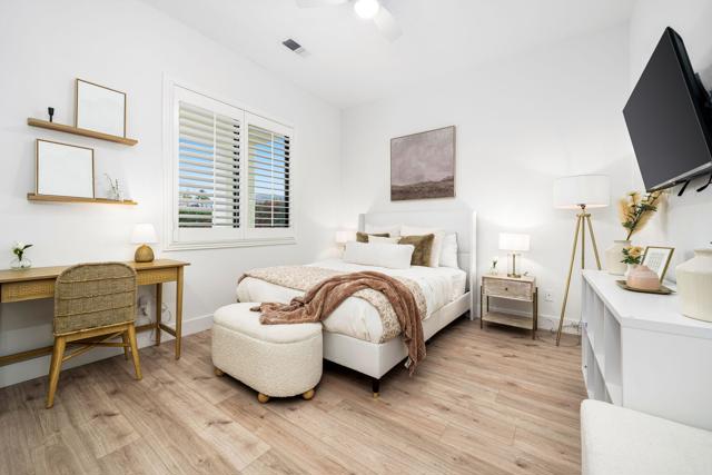 33 Calle La Reina, Rancho Mirage CA: https://media.crmls.org/mediaz/98bb8f08-babe-413b-a837-527f160b5712.jpg