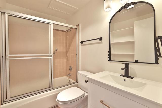 7725 Geary Boulevard, San Francisco CA: https://media.crmls.org/mediaz/98bba724-b7ff-44d7-a59d-adee024f78df.jpg