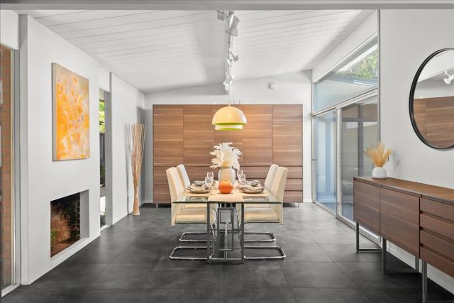 594 W Remington Drive, Sunnyvale CA: https://media.crmls.org/mediaz/98bbf66c-f70b-4395-bc7d-f51a719e90f7.jpg