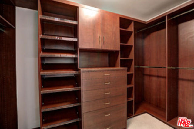 10112 EMPYREAN Way, Los Angeles CA: https://media.crmls.org/mediaz/98bc60b7-db39-419e-a9e1-0a099960c65c.jpg