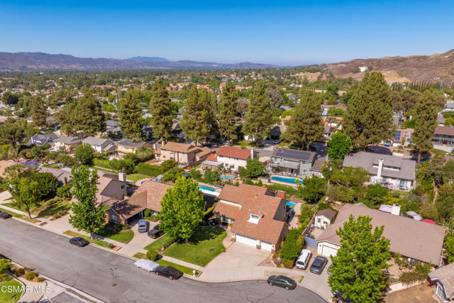 3581 Rachael Avenue, Simi Valley CA: https://media.crmls.org/mediaz/98bc7f50-c8f2-4e02-a79b-c377a6c2b98d.jpg