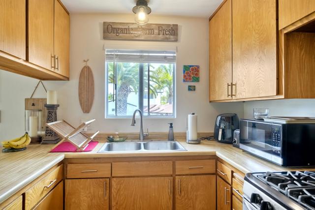Detail Gallery Image 18 of 34 For 1080 Buena Pl, Carlsbad,  CA 92008 - – Beds | – Baths
