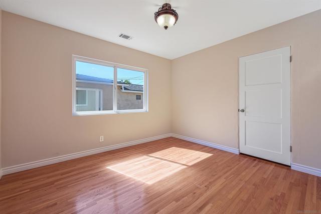 2967 Dove St, San Diego CA: https://media.crmls.org/mediaz/98bd35c3-7d3f-43a3-b2e4-818e067295e0.jpg